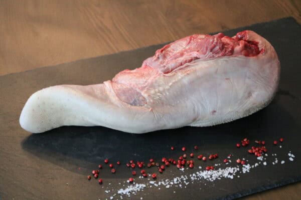 Bio Angus Rundertong