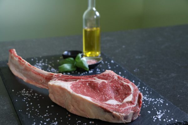 Bio Angus Tomahawk